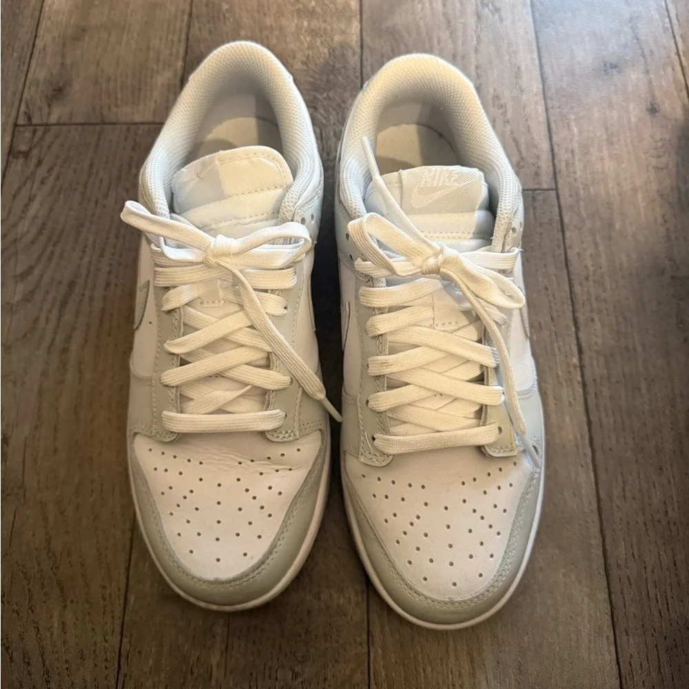 Nike Women's White and blue Sneakers